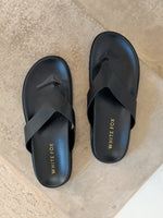 Leonato Thong Sandals Black