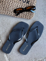 Josie Thong Sandals Black